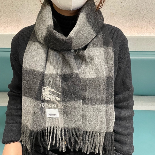 ブランドマフラー正面デザイン